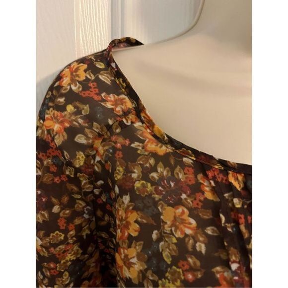 Pink Rose Rayon Brown Floral Long Sleeve Top. Size Medium - Picture 3 of 6